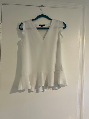 Banana Republic White V-Neck Ruffle Hem Sleeveless Top